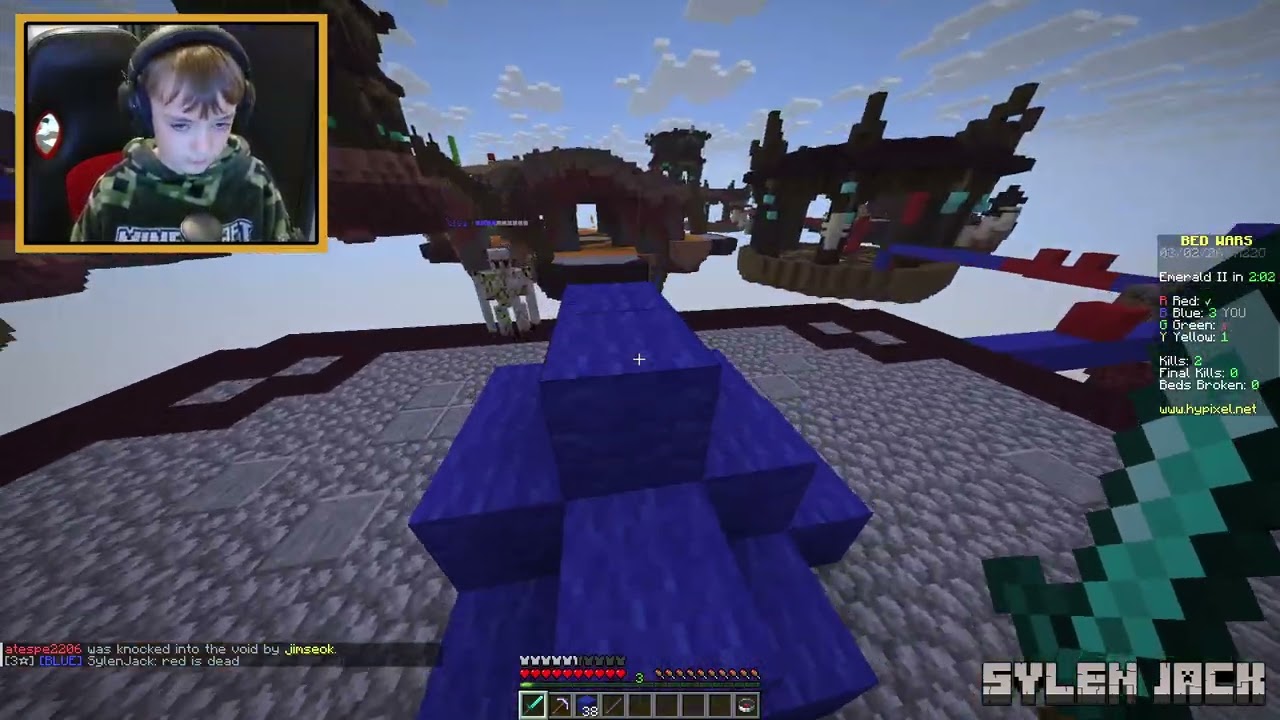 Playing bedwars on hypixel part 5 - Minecraft