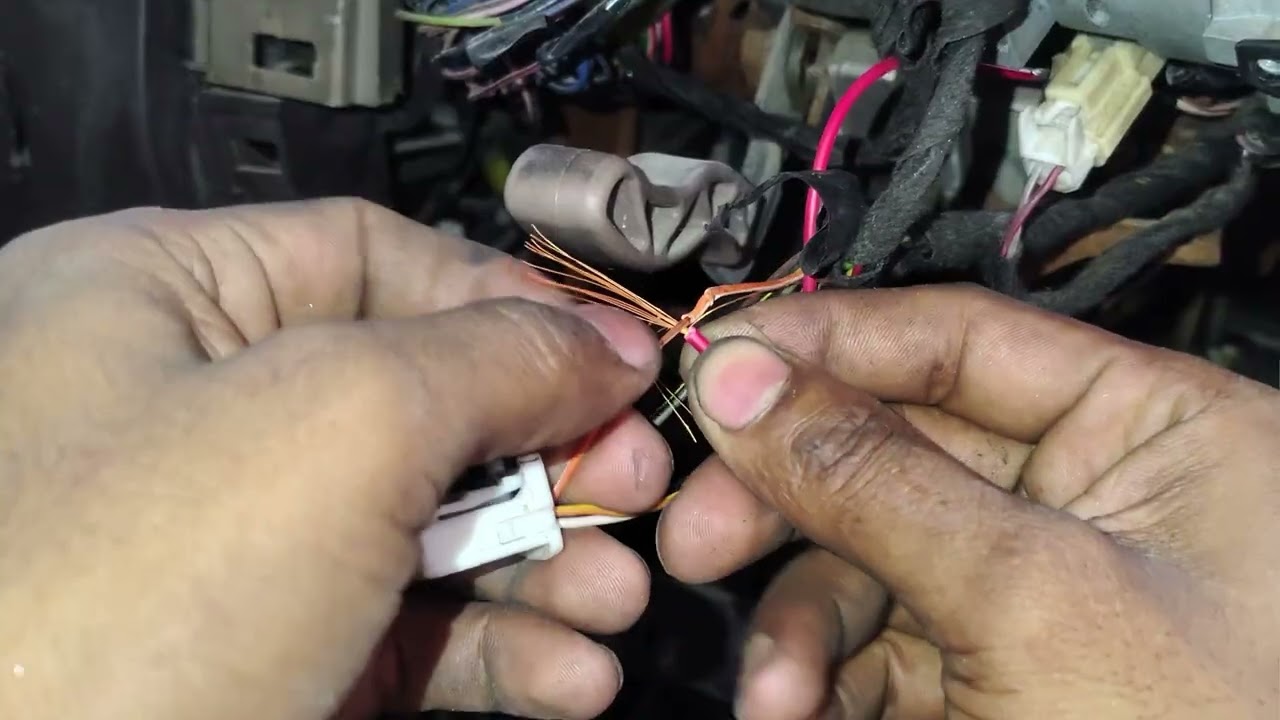 Mahindra XUV500 horn relay kitne fitting video