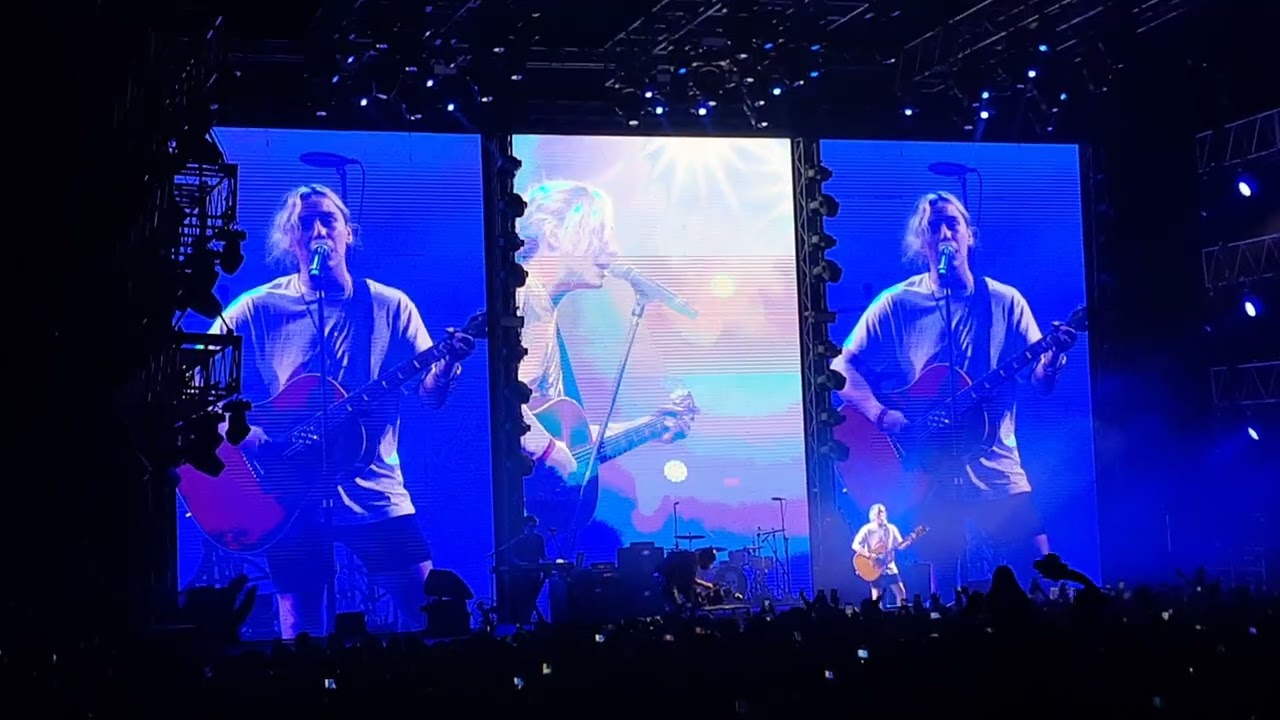 Mila, Saturno y el río, Airbag. Luna Park (10/6/22)