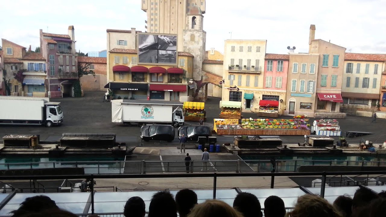Cascadeur @ DisneyLand - Paris (HD)