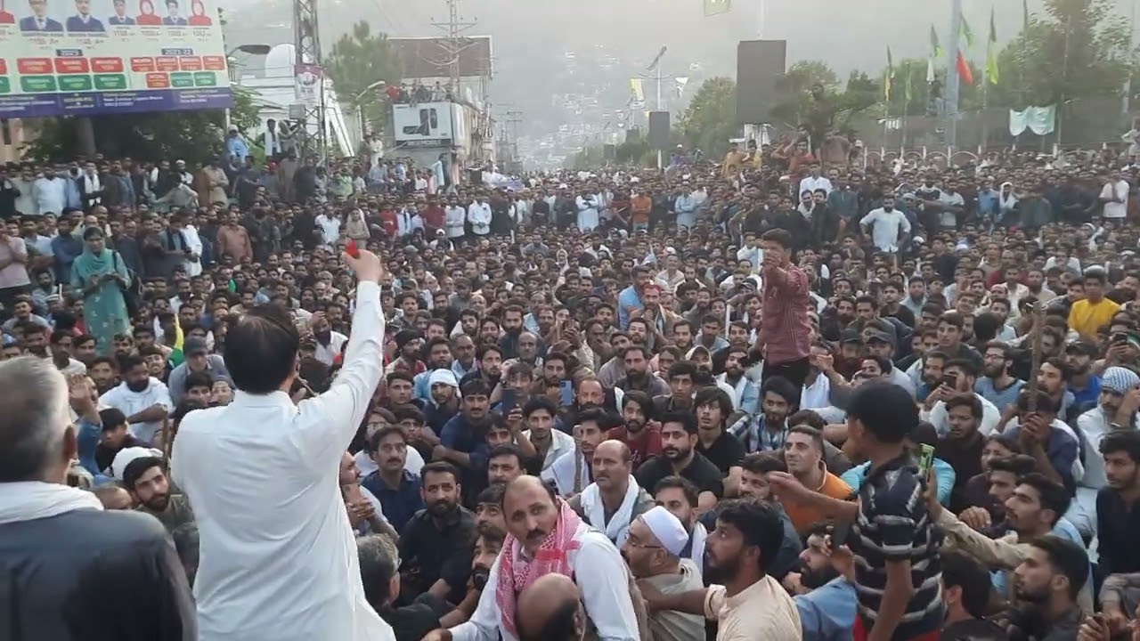 #ہوٹلز اینڈ گیسٹ ایسوسی ایشن کے چیئرمین راجہ الیاس صاحب اپر اڈہ لال چوک میں خطاب کرتے ہوئے۔