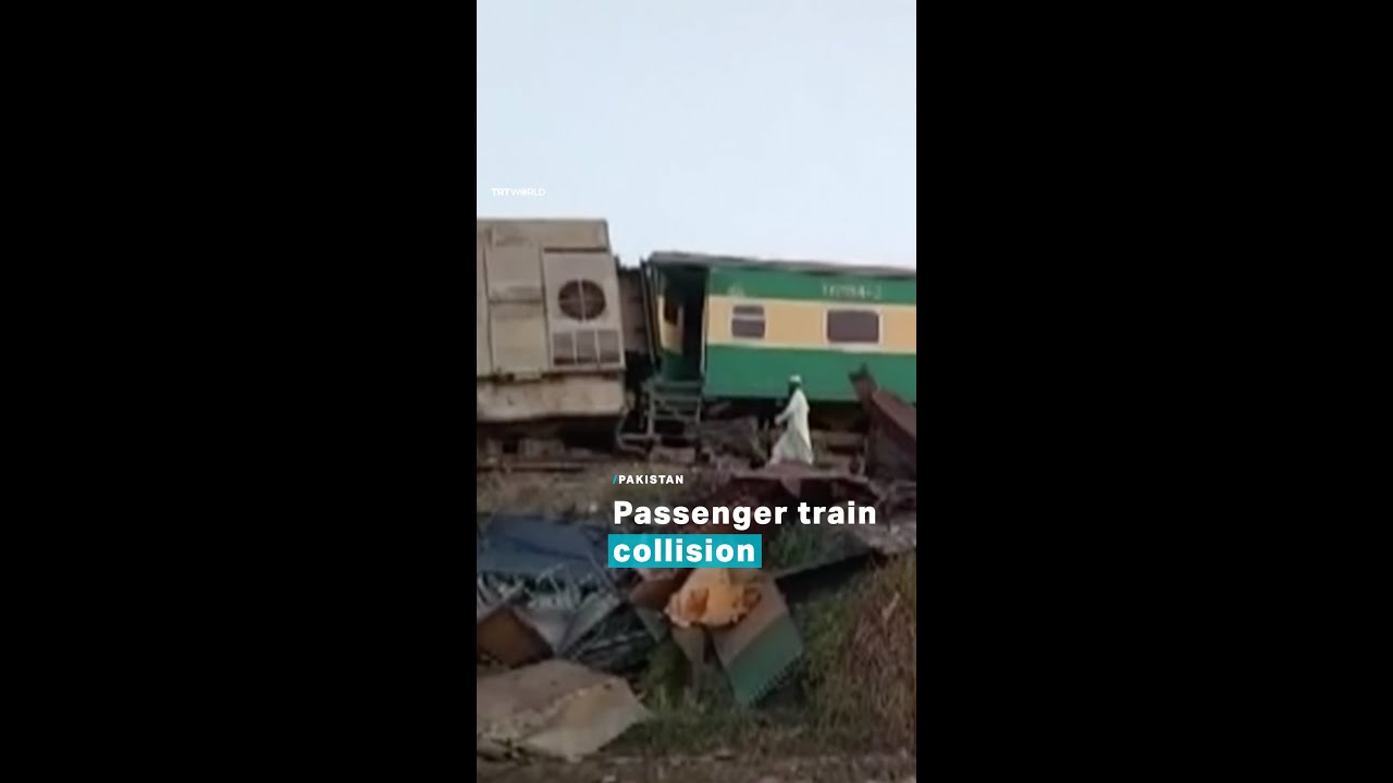 Passenger train collision in Pakistan