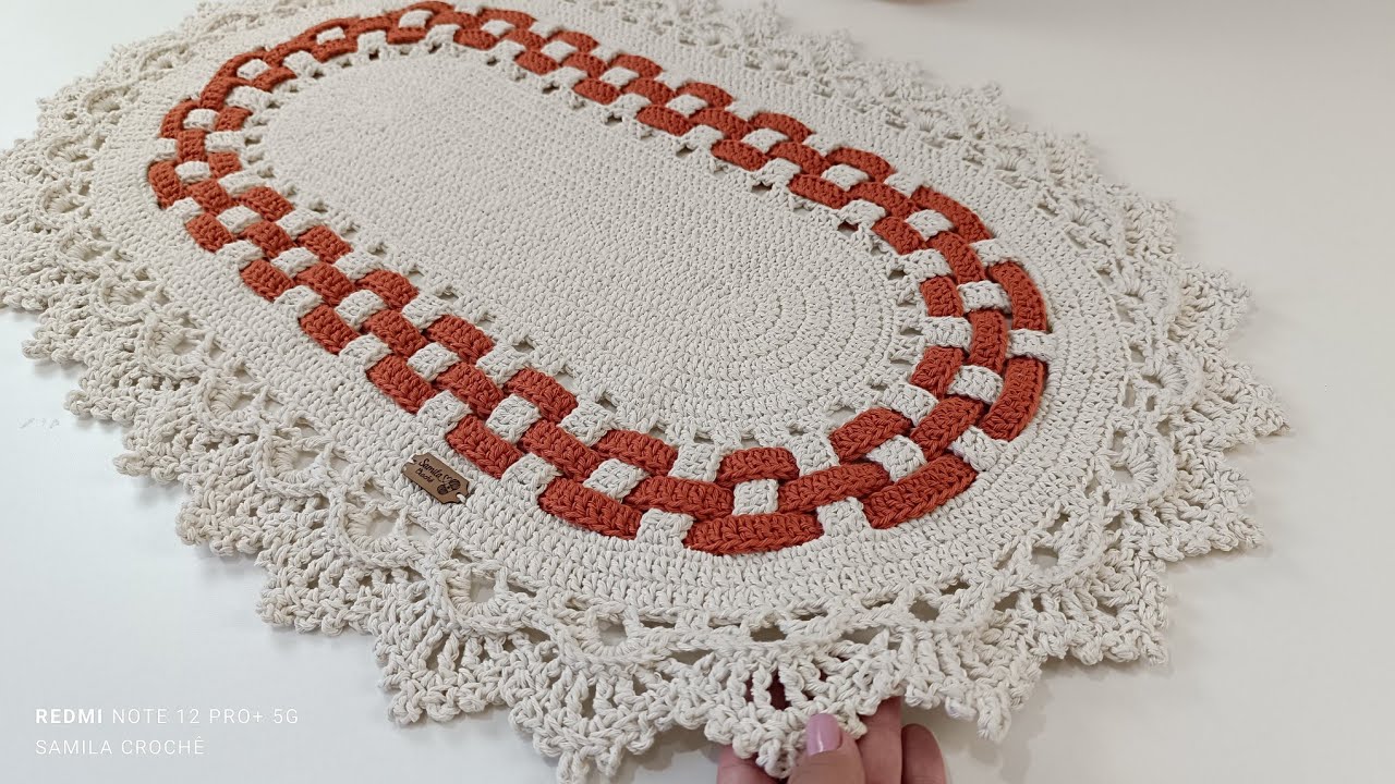 TAPETE TRANÇADO EM CROCHÊ fácil e rápido de fazer#tapetedecroche #croche #tapetecru #tapetecroche