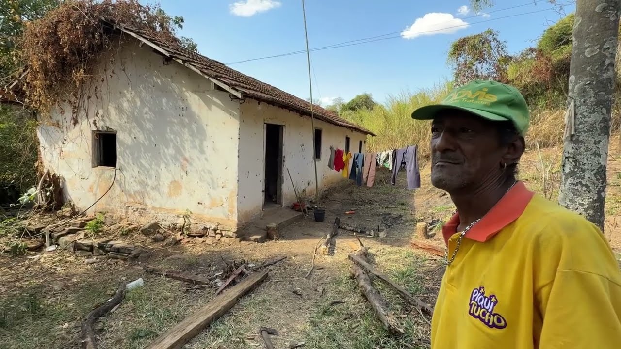 ELE MORA SOZINHO FOI EXPULSO DA PROPRIA CASA PELA ESPOSA, CURIO JA MOROU NA RUA MUDOU DA CASA ANTIGA