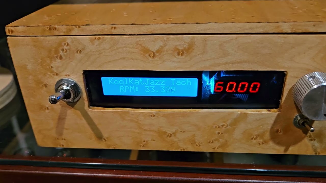 Testing The SG4 Sinewave Generator with a Tachometer
