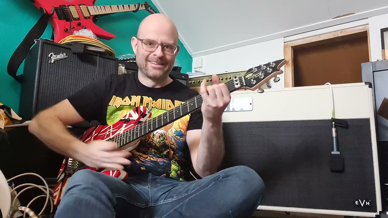 Jamming: EVH 5150 Iconic 212 60 Watt Combo and EVH Wolfgang Special Red/Black/White Striped Series