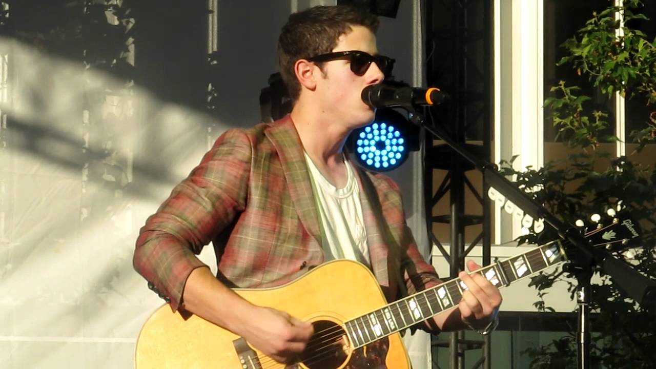 Introducing Me - Nick Jonas (7/1/11)