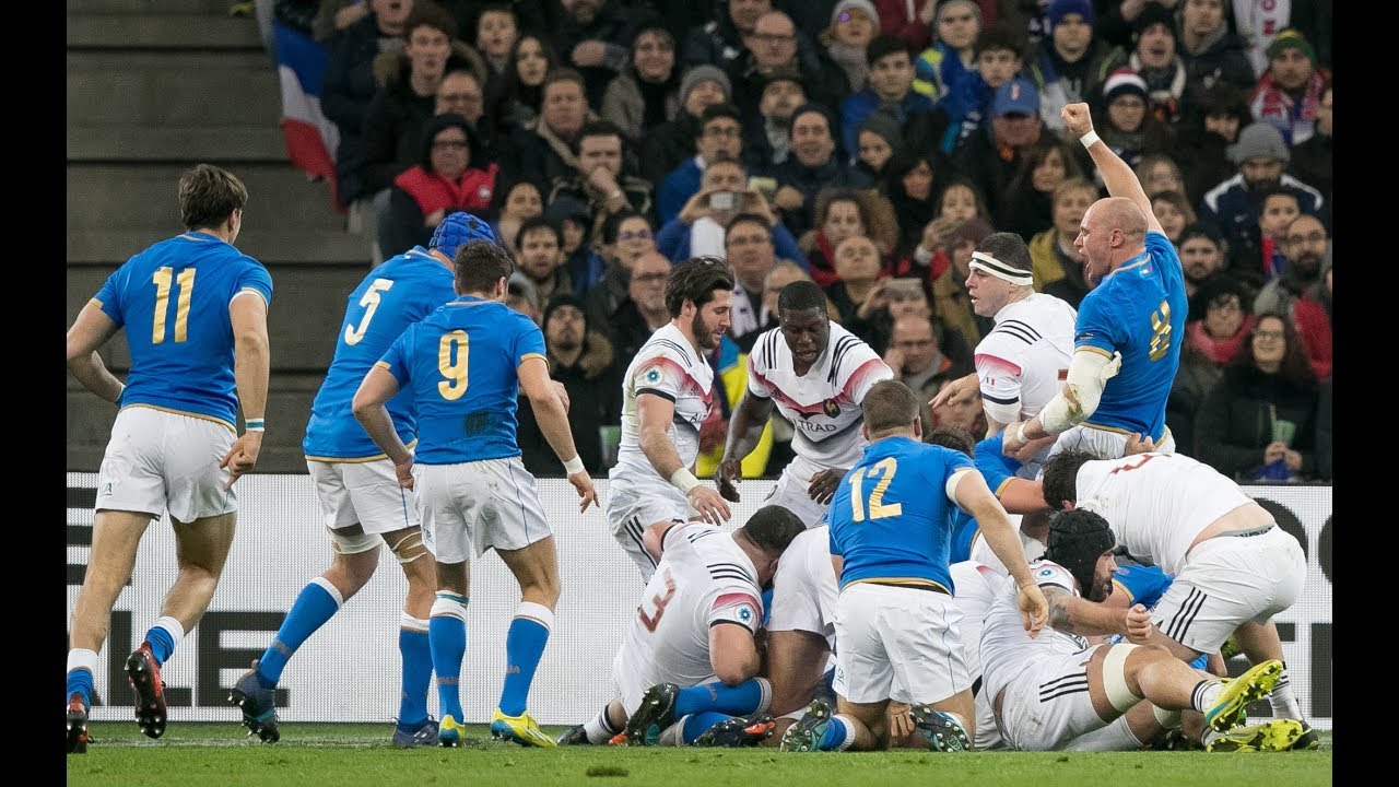 TMO confirms Italian penalty try after collapsed maul! | NatWest 6 Nations