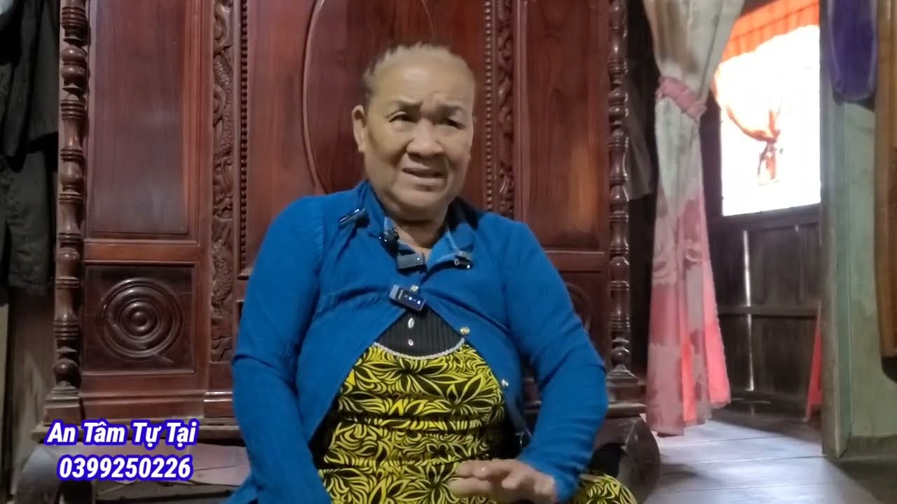 Cậu Bé Mượn Khẩu Bà Lão 