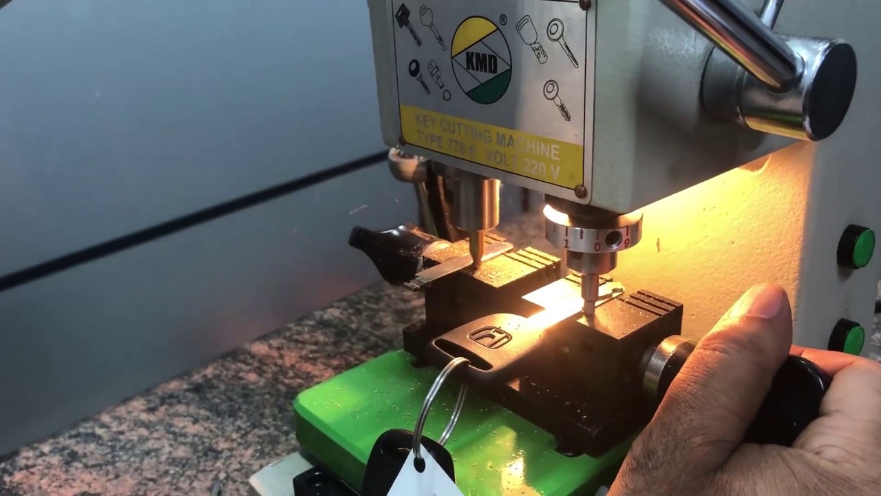 KMD778# SILVER KEY CUTTING MACHINE WITH ROD TECHNOLOGY CLAMP (+919810120088)
