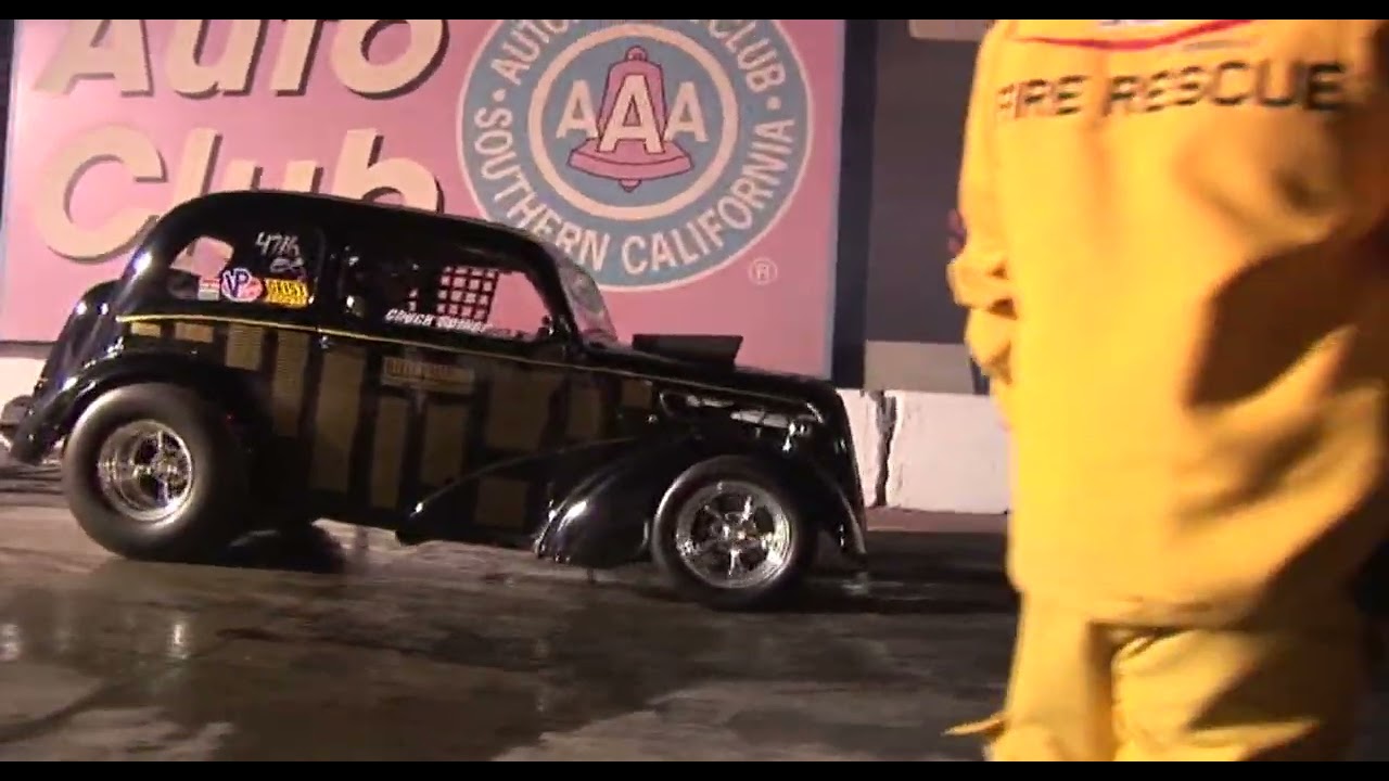 🔥 Chuck Spiker Muscles the ’48 Anglia on a Wild Second Pass — Bicycles at the Top End!