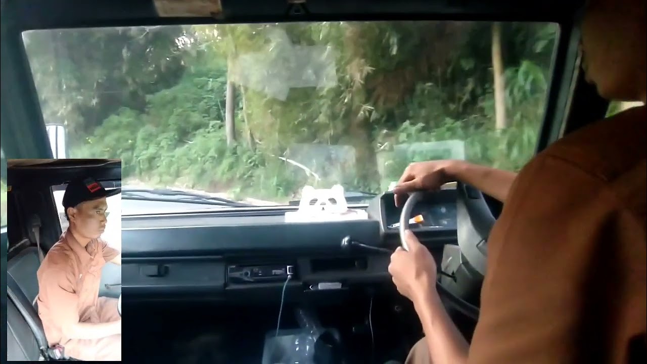 Menyusuri jalan pegunungan 