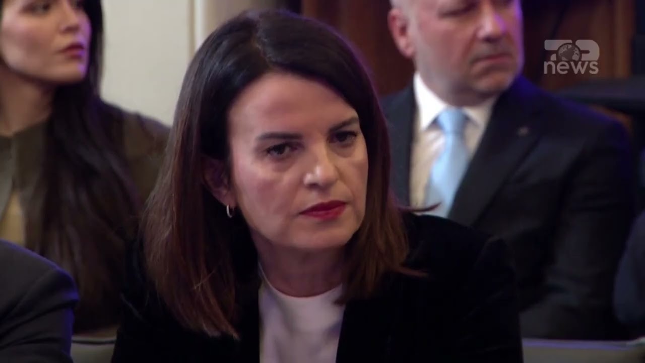 Top News - 40 minuta kokë më kokë me Begajn. Rama i dorëzon Presidentit ndryshimet në qeveri
