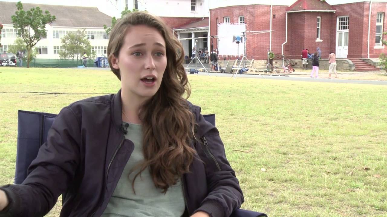 Friend Request Behind The Scenes Interview - Alycia Debnam-Carey