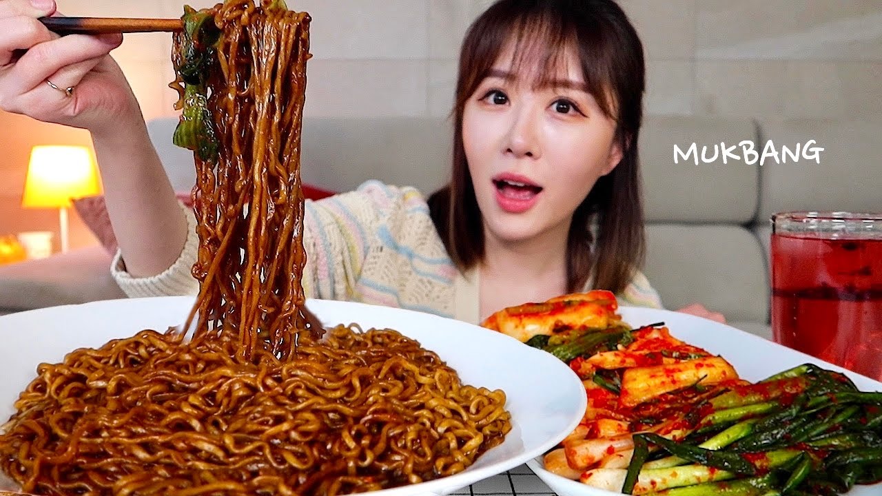 급 땡겨서 끓여먹은 짜파게티 4봉지, 파김치, 갓김치, 총각김치, 매운 겉절이 김치 4종 먹방!! Jjajangmyun, 4 kinds of Kimchi MUKBANGㅣASMR