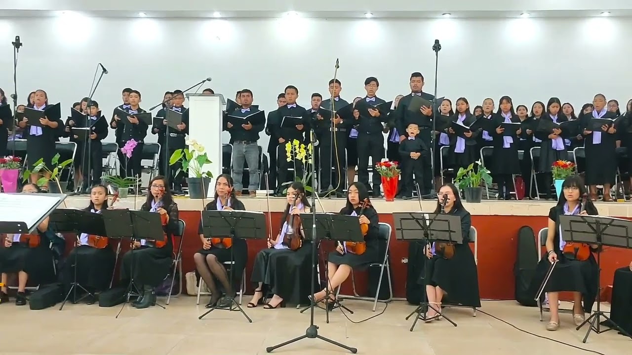 VED AL CRISTO REY DE GLORIA, coros unidos y orquesta