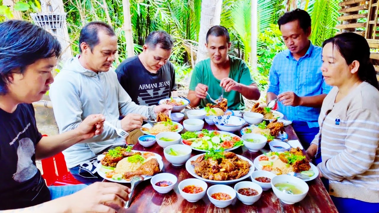 Cơm Gà Xối Mỡ Sốt Đặc Biệt – Chia Sẻ Miễn Phí Cho Người Muốn Kinh Doanh