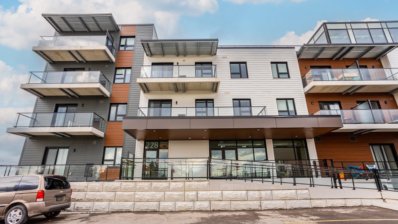 🏡Property Tour - 228 McConnel Street - EXETER, ON