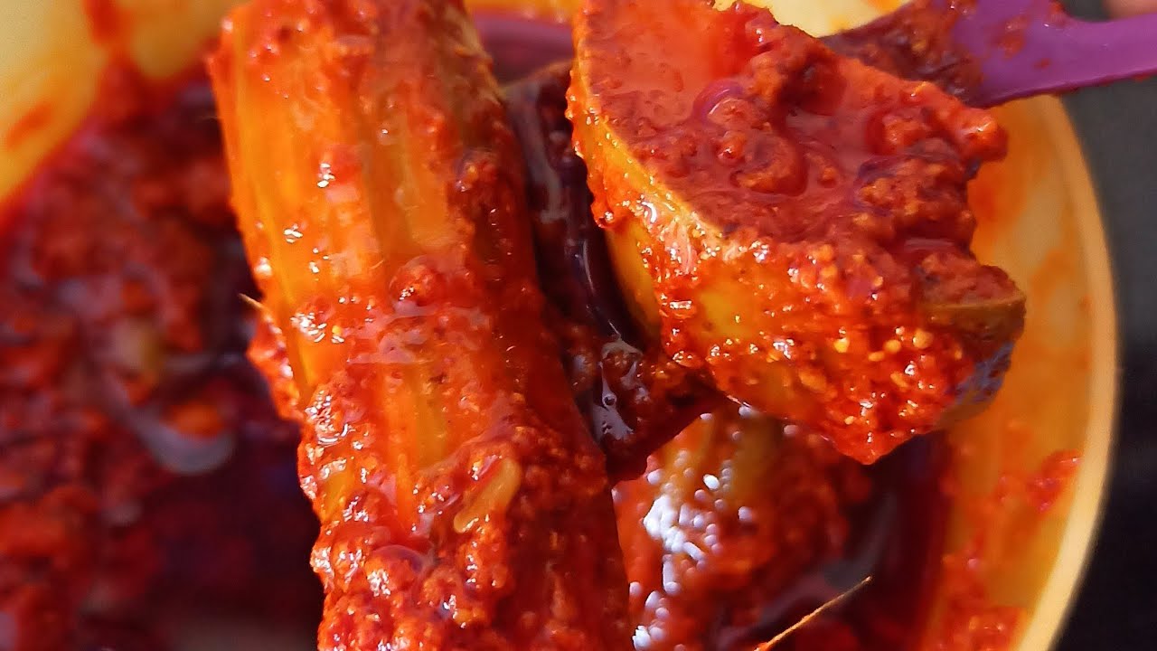 ములక్కాడ ఆవకాయ -- Drumstick  avakai - Avakai turns more tasty by adding drumstick pieces