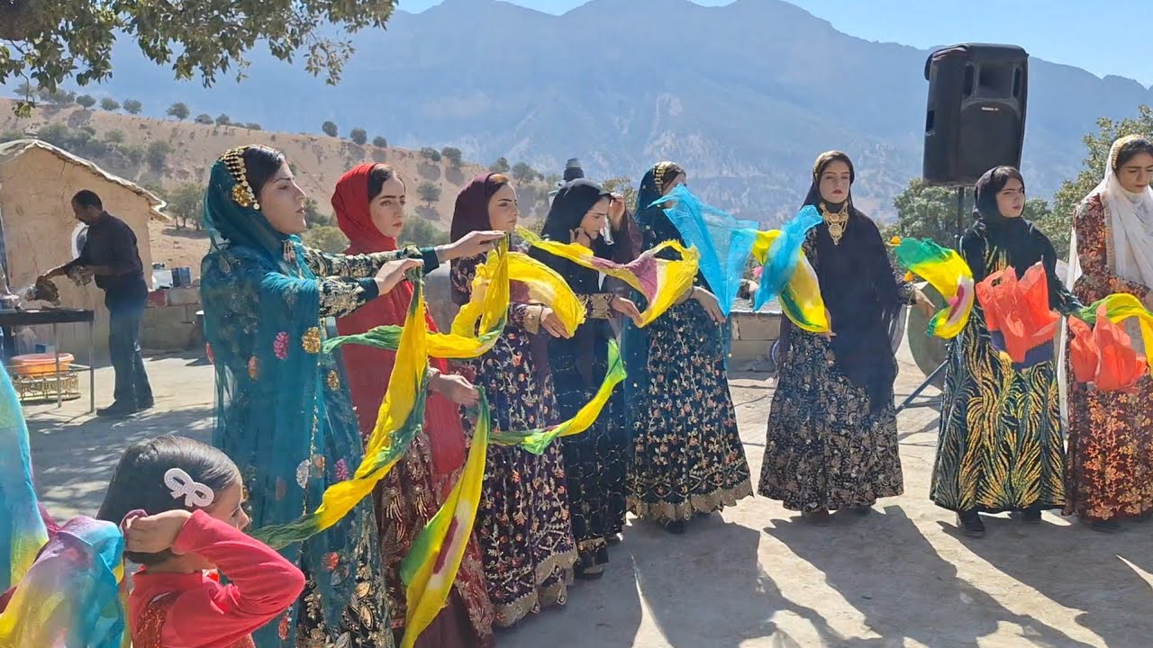 Nomadic wedding Mrs. Dal's family goes to relatives' wedding with her daughters
