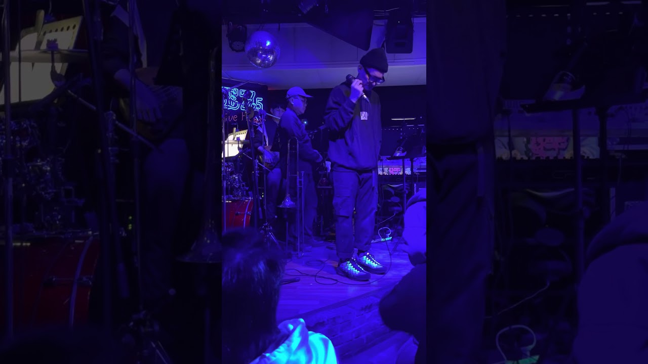 卓義峯-藍夜@ez5