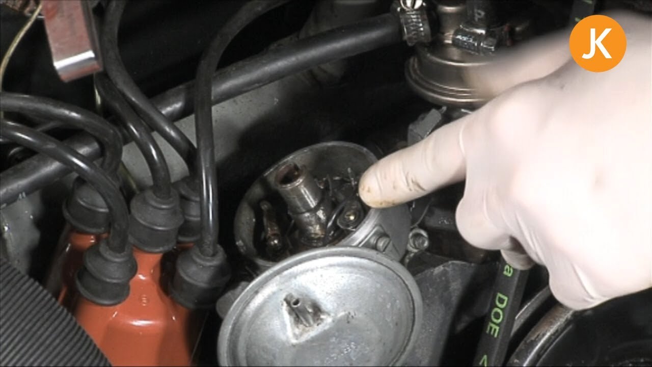 Заменить и отрегулировать точки и конденсатор на VW с воздушным охлаждением (1/2)