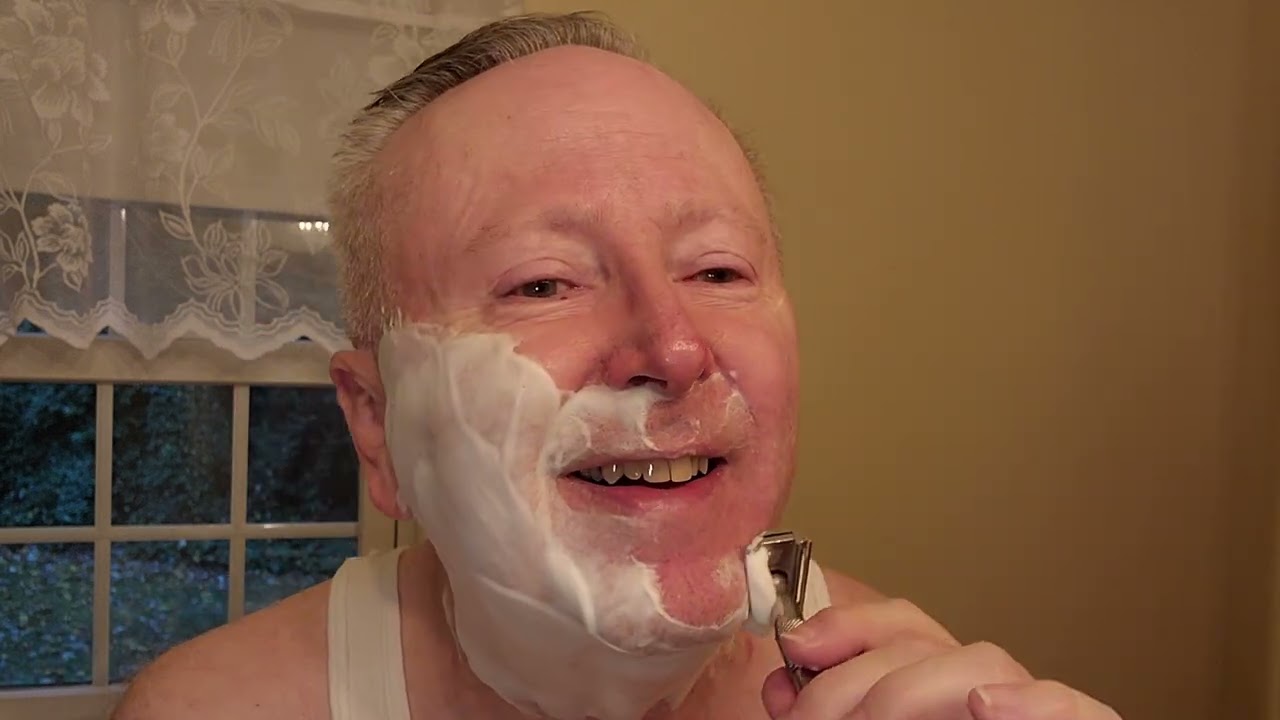 House oh Mammoth Shaving Soap