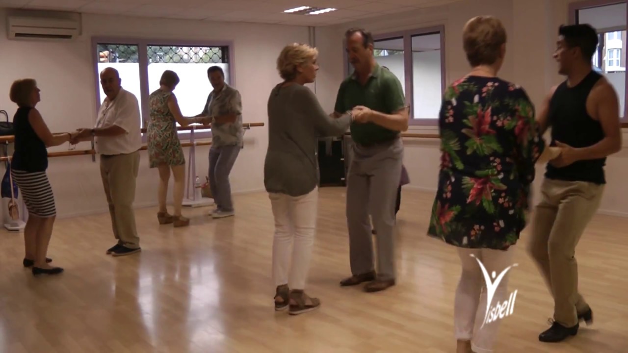 Clase de Salsa para Adultos en la Escuela de Danza Yisbell