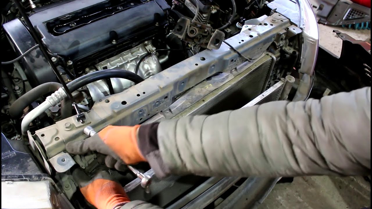 Замена радиатора охлаждения двигателя на Chevrolet Cruze 1,8 Шевроле Круз 2015 года  1часть