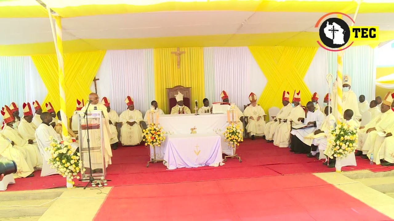 UTAMBULISHO WA MAASKOFU WALIOHUDHURIA MISA KUMSIMIKA ASKOFU MASONDOLE JIMBO LA BUNDA