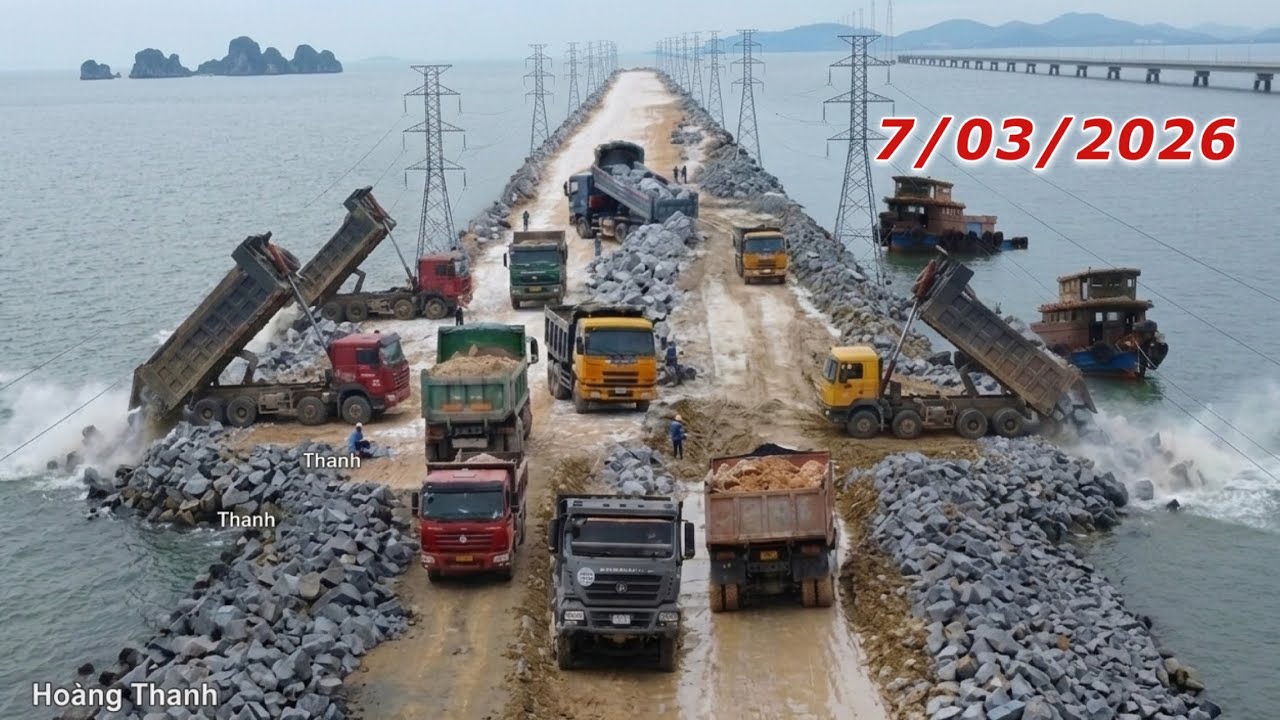 Đường Vượt Biển Hà Tiên hôm nay xe ben chở đá gặp ổ voi lớn trên đường chay lắc cả xe