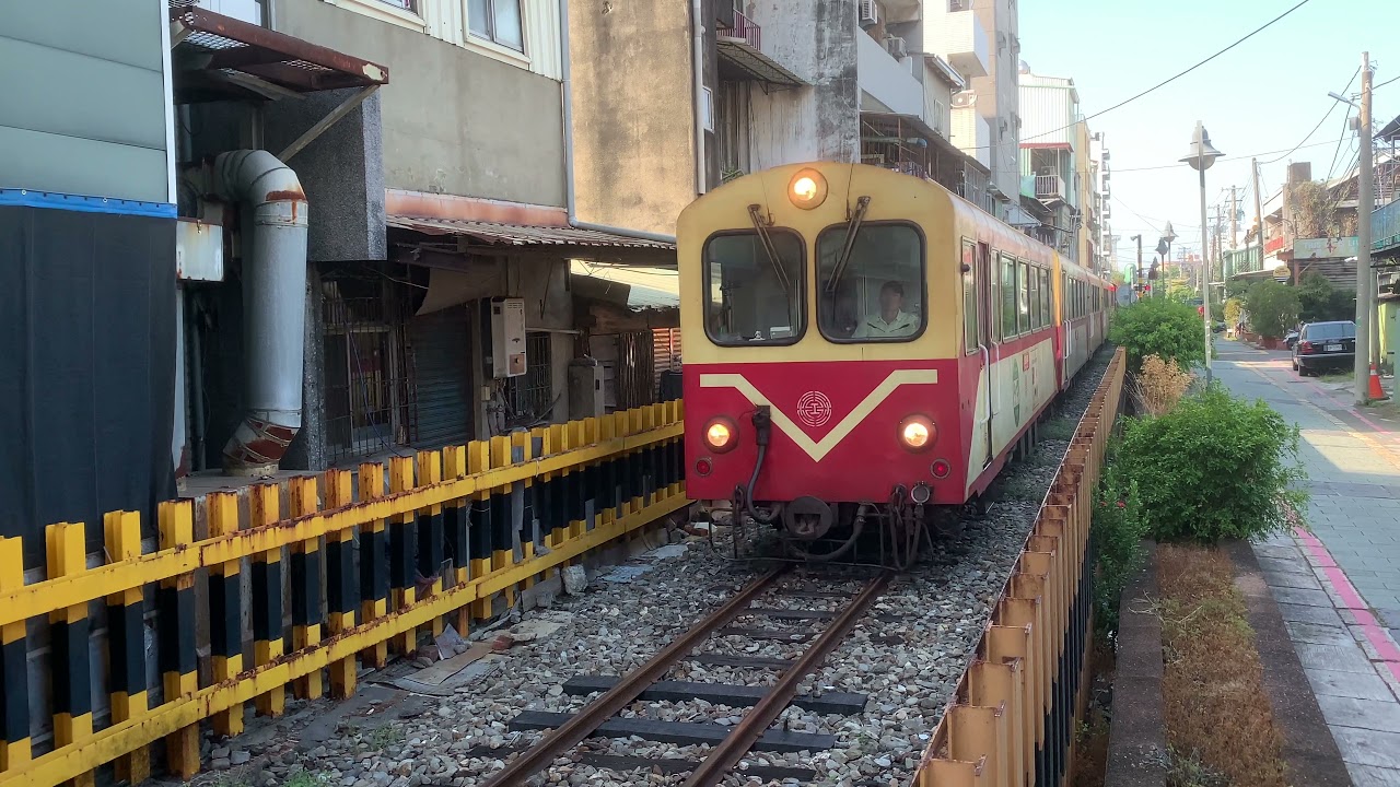 【Alishan Forest Railway】Alishan Express Passing through Railway Alley