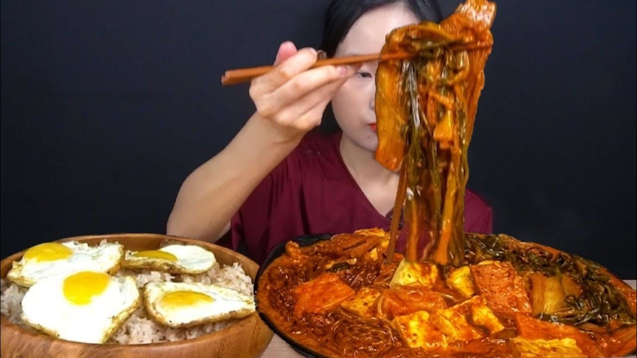 들기름 듬뿍 실비김치 실비파김치 넣고 푹 지져왔어요 (ft.스팸, 두부, 당면사리)