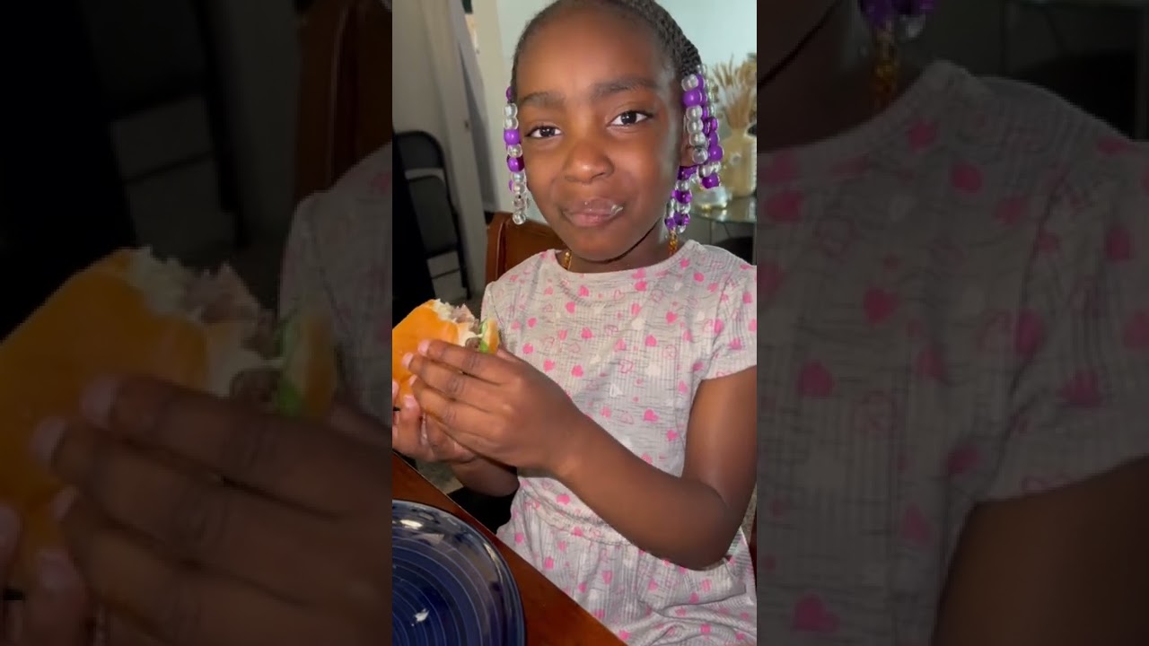 Isabelle&rsquo;s first time trying a Burger 🍔