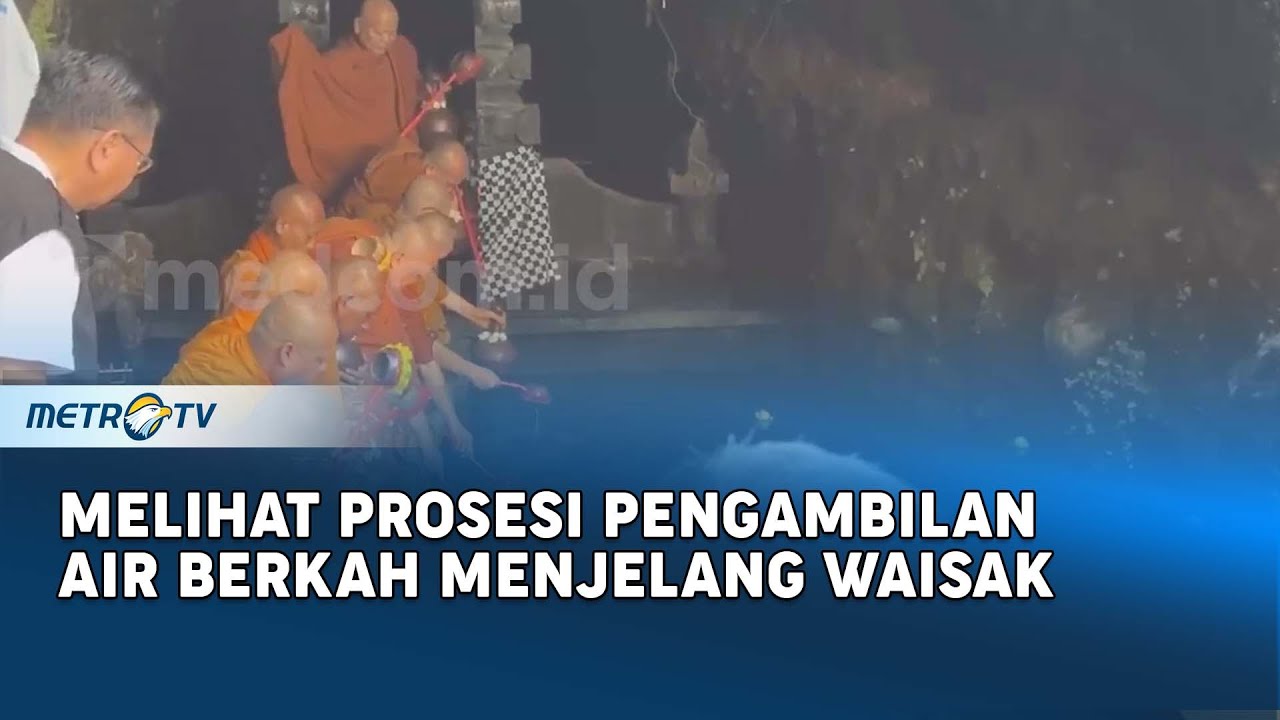 Prosesi Pengambilan Air Berkah di Umbul Jumprit Jelang Waisak