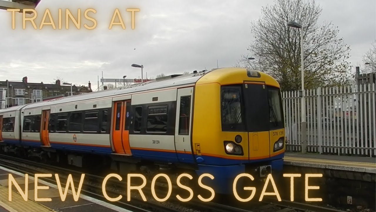 Trains at New Cross Gate on 12/08/2022