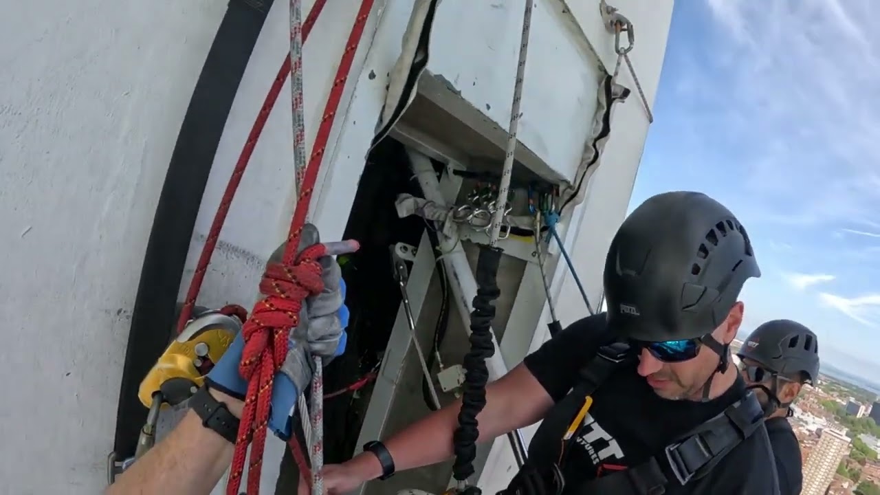 Abseil down Spinnaker Tower for Abby's Heros