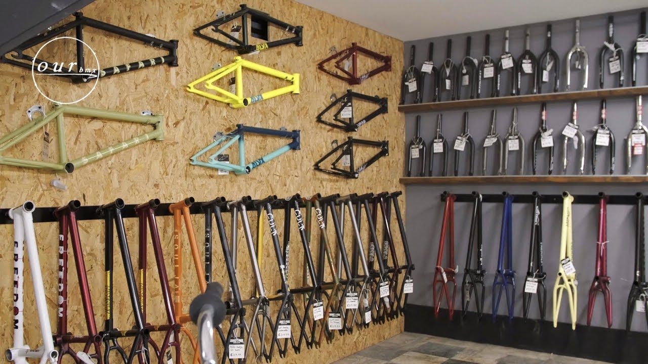 ВНУТРИ КРУПНЕЙШЕГО В МИРЕ МАГАЗИНА BMX — SOURCE BMX TOUR