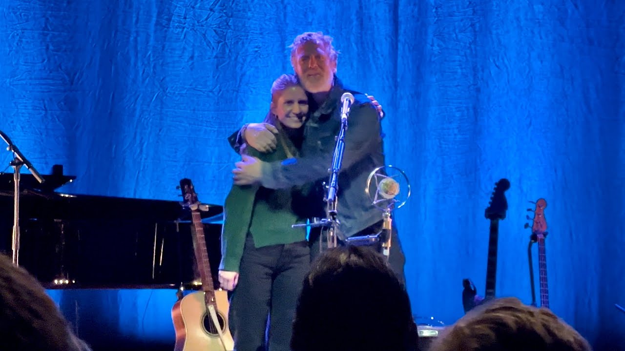 GLEN HANSARD & MARKETA IRGLOVA - FALLING SLOWLY @ Cadillac Theatre Chicago, AUDIENCE MEMBER PROPOSES