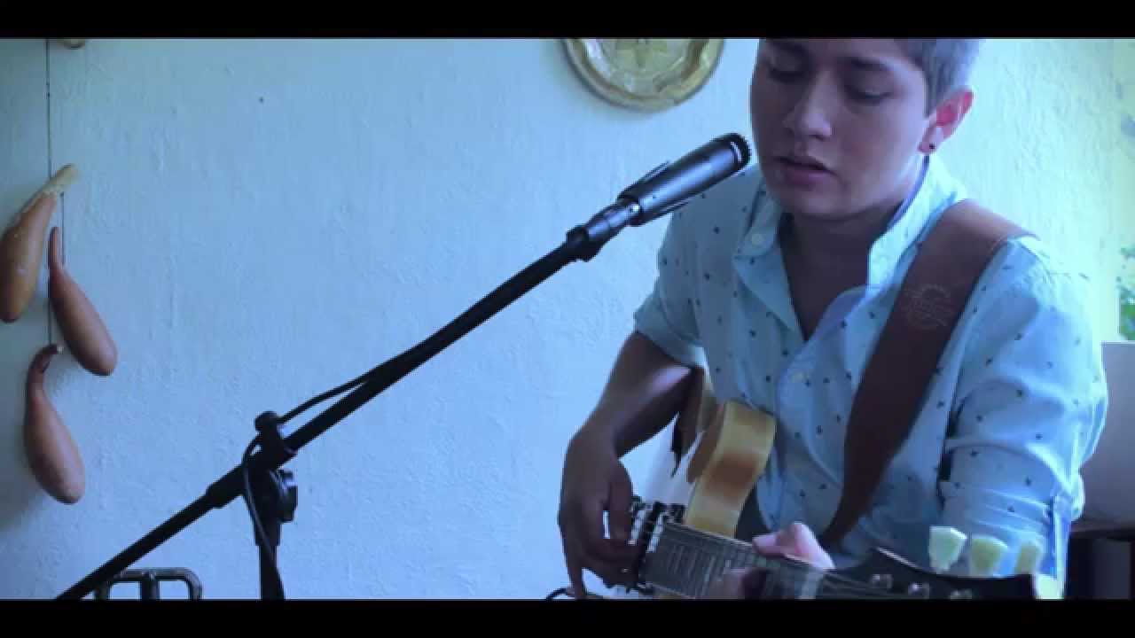 Manuel Medrano, Bajo el agua (Cover-Julián Trujillo)