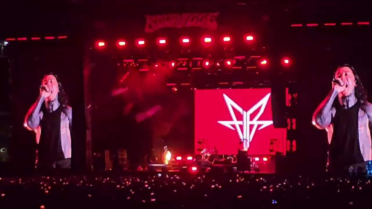 Falling in  Reverse  - Ronald (Live ft Tech N9ne & Alex Terrible) First Ever Live Performance