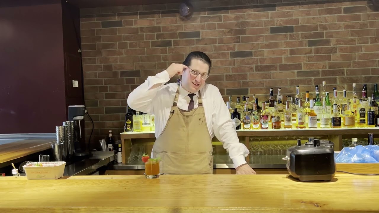 Cocktail Feldversuch: Wir mixen einen Gin Strawberry Basil Smash? Oder ein Dingelinglin und Tüdelütü