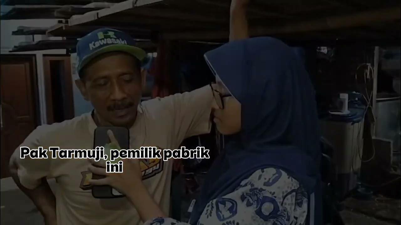 Berkunjung ke pabrik tempe yang berusia lebih dari 40 tahun !! Tugas wawancara berita kelompok 4