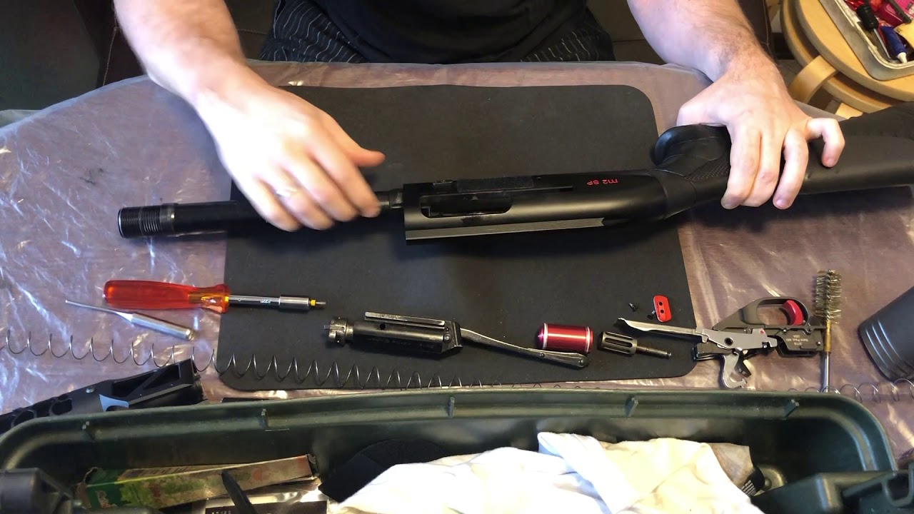 Benelli M2: Разборка со снятием перехватывателя