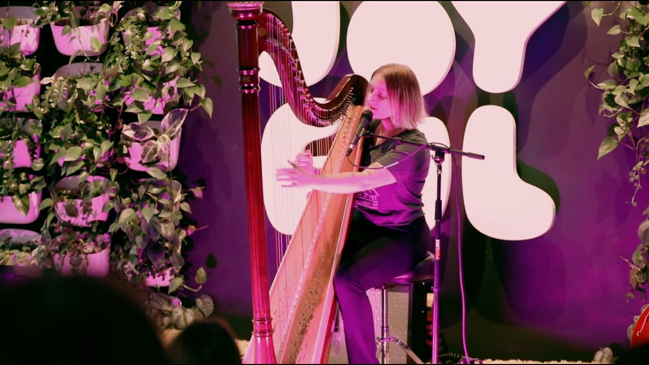 Kate Wilde - "Entwined" live at Sofar Sounds, Portland OR - 5.20.23