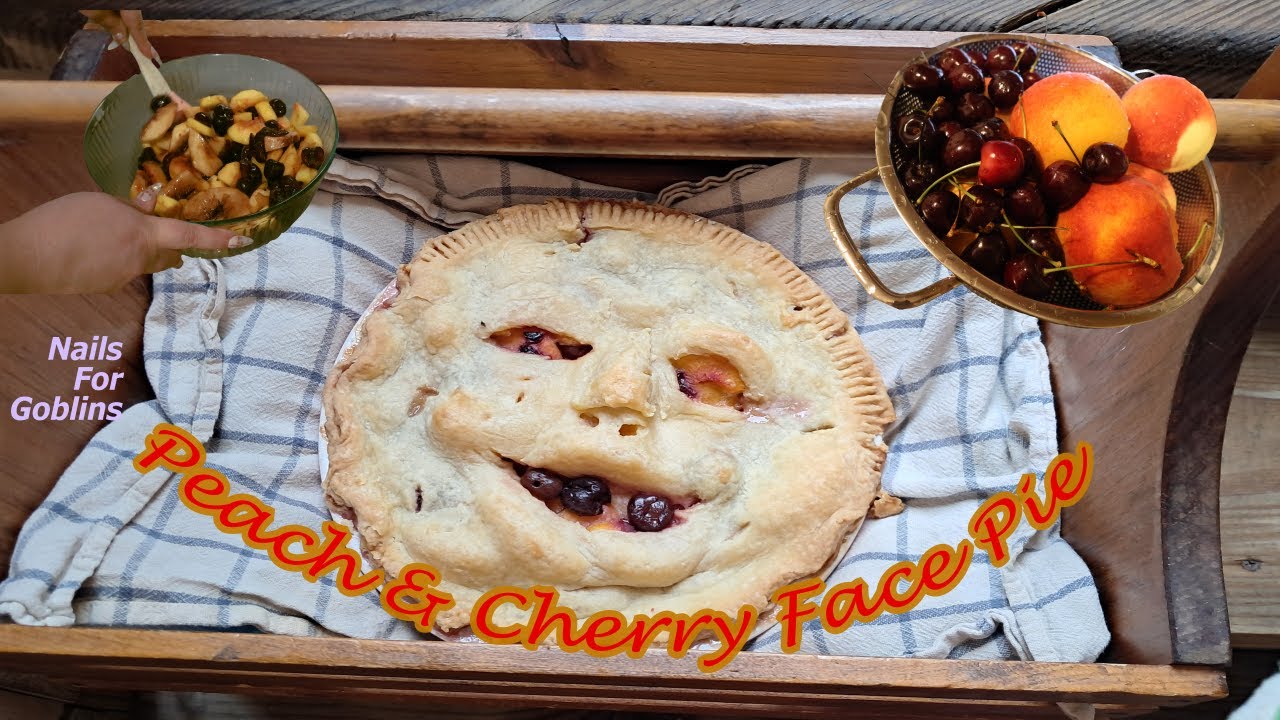Peach and Cherry face pie | foodForGoblins || @NailsForGoblins