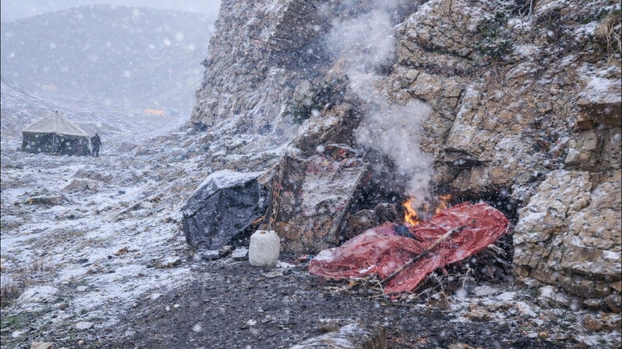 This Is Living Naturally In A Freezing Mountain Village|| Snowfall Daily Survival Life 