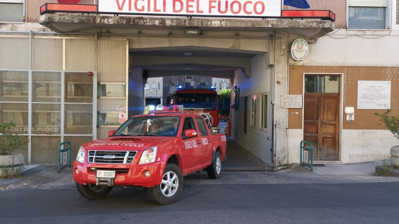 4K - AIB Isuzu D-Max + APS MAN 15.250 Vigili del Fuoco Messina in sirena
