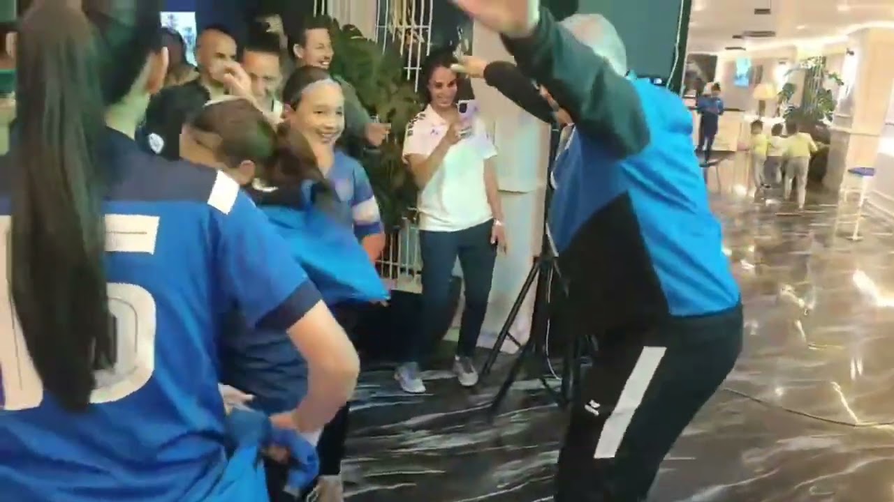Une Très Bonne Danse Kabyle De L'entraîneur De L'équipe Filles De Béjaïa Volleyball 💃🏻🕺🏻😍