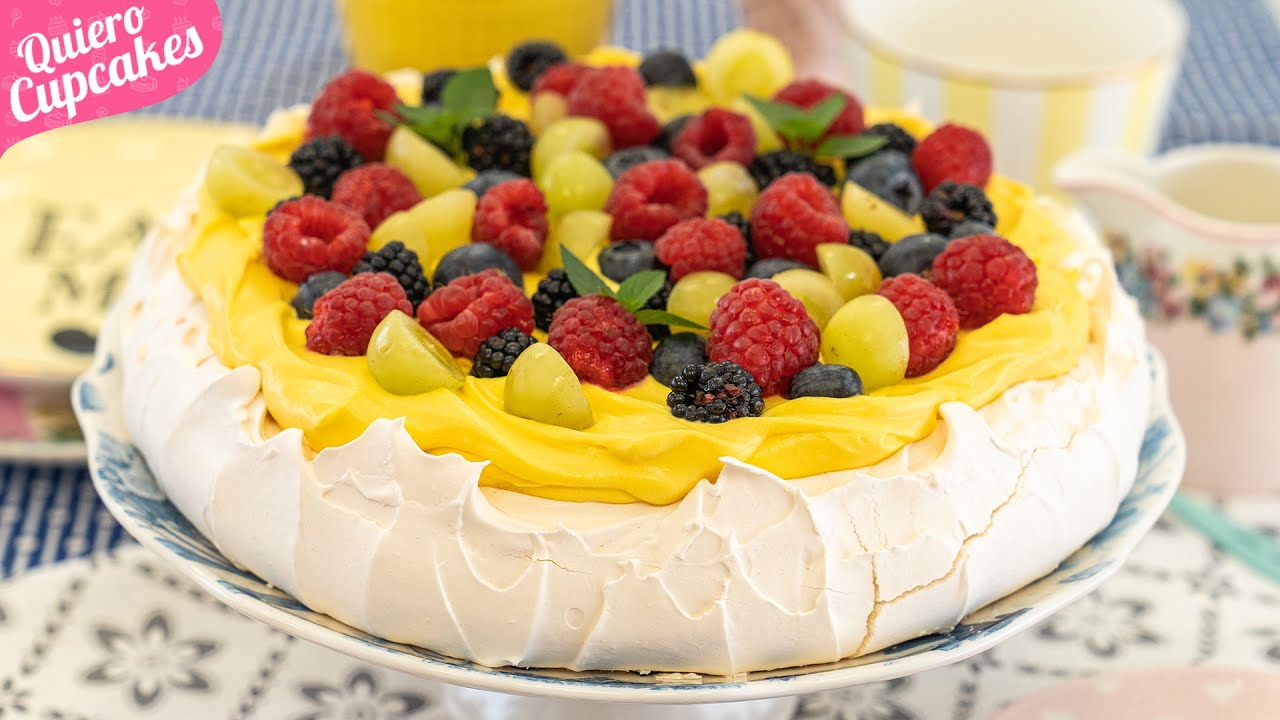 PAVLOVA DE FRUTA DE LA PASIÓN Y FRUTOS ROJOS  | QUIERO CUPCAKES